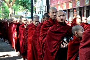 Burma samostan 300x199 - Januarsko – februarska pravljica v deželi nasmejanih ljudi