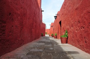 Calle Cordoba, najdaljša in najstarejša ulica v samostanu