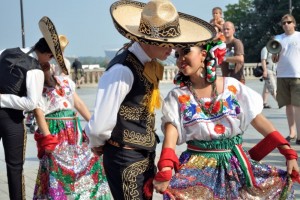 mariachi ples 300x200 -    Druženje z mariači – nekdaj (1. del)