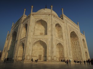 Taj Mahal 2 300x225 - Kako v Indijo