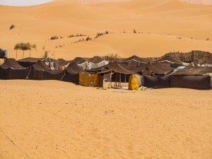 Maroko-kamp v Merzougi_141171283