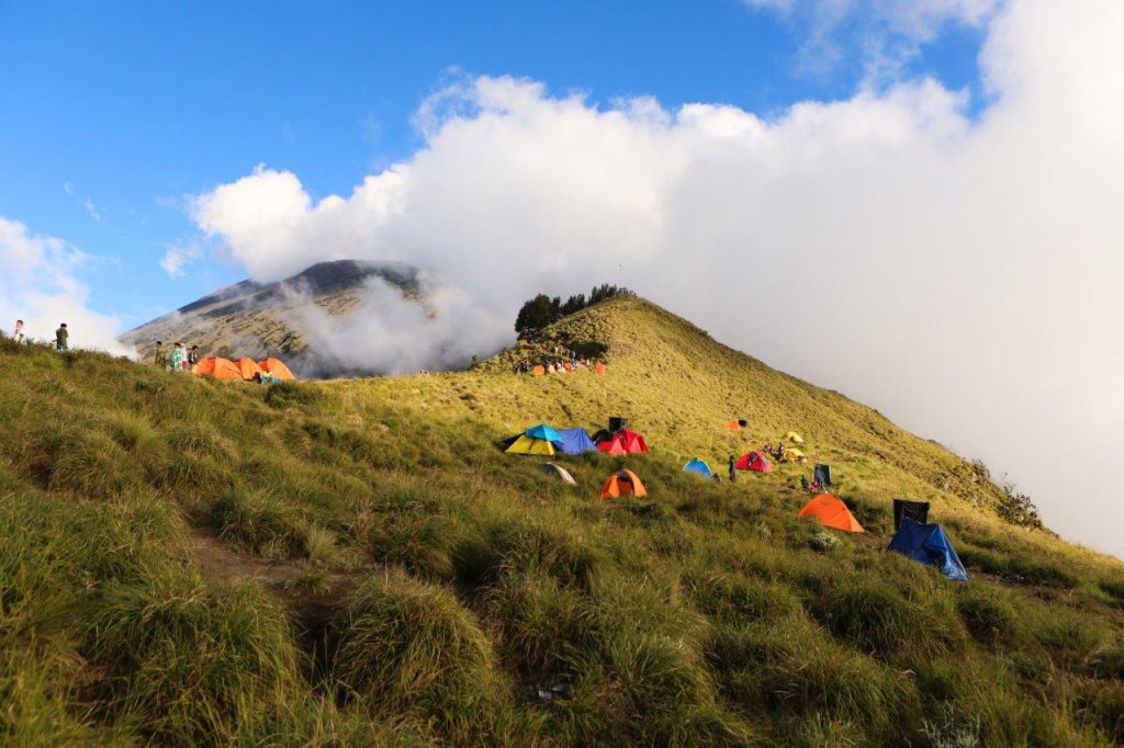 05-Vulkan Rinjani-tabor 1 na grebenu