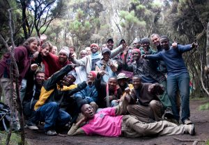 Tanzanija-Kilimanjaro-skupinska z nosači