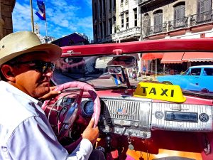 Kuba-voznik taxija