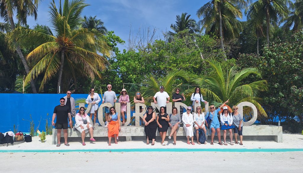 Čudoviti otok Guraidhoo na Maldivih
