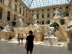 Za katere stvari vam na skupinskem potovanju v Pariz ni treba skrbeti